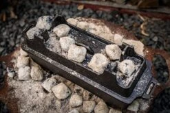 Grillfürst Dutch Oven Set BBQ Kastenform BK4 Aus Gusseisen - X-DEAL Inkl. Tragetasche / Aufbewahrungstasche, Gusseisen Pflege Und Deckelheber -GrillWerk Verkäufe BBQ Kastenform Briketts