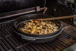 Grillfürst Dutch Oven BBQ Edition DO9 - Borussia Dortmund Edition -GrillWerk Verkäufe BVB Dutch Oven Deckel als Pfanne nutzbar