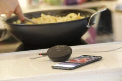 Big Green Egg CookPerfect Comfort Bluetooth Grillthermometer - Black Edition -GrillWerk Verkäufe Big Green Egg Cook Perfect Black Edition beim Kochen