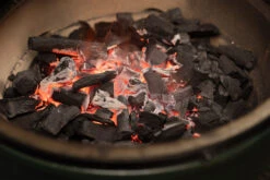 Big Green Egg Holzkohle Wildfire 9 Kg - Apfelbaum 7 Big Green Egg Holzkohle Wildfire 9 Kg - Apfelbaum -GrillWerk Verkäufe Big Green Egg Wildfire Apfelbaum Holzkohle Glutnest