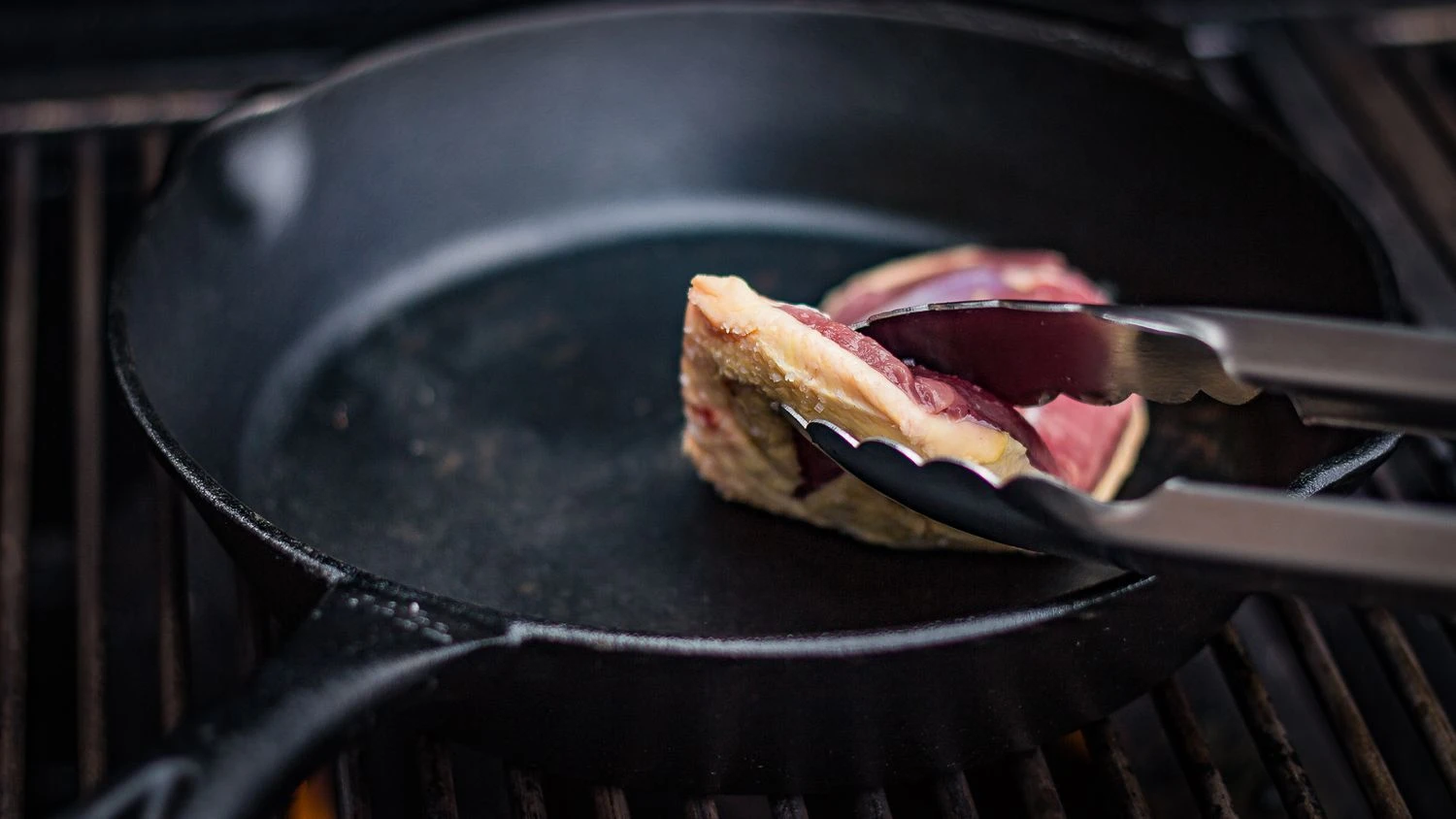 Grillfürst Edelstahl Grillzange 54 Cm - Borussia Dortmund Edition 6 Grillfürst Edelstahl Grillzange 54 Cm - Borussia Dortmund Edition – Bild 4