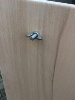 Flammlachsbrett Buche 140mm Schraub-Variante Mit 11mm Nut -GrillWerk Verkäufe Flammlachsbrett Schrauben Oben