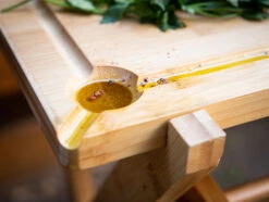 Grillfürst Grill Beistelltisch / Klapptisch Mit Abnehmbaren Schneidebrett 63 Cm X 40 Cm -GrillWerk Verkäufe Grillfuerst Bambus Grilltisch Schneidbrett Saftrinne