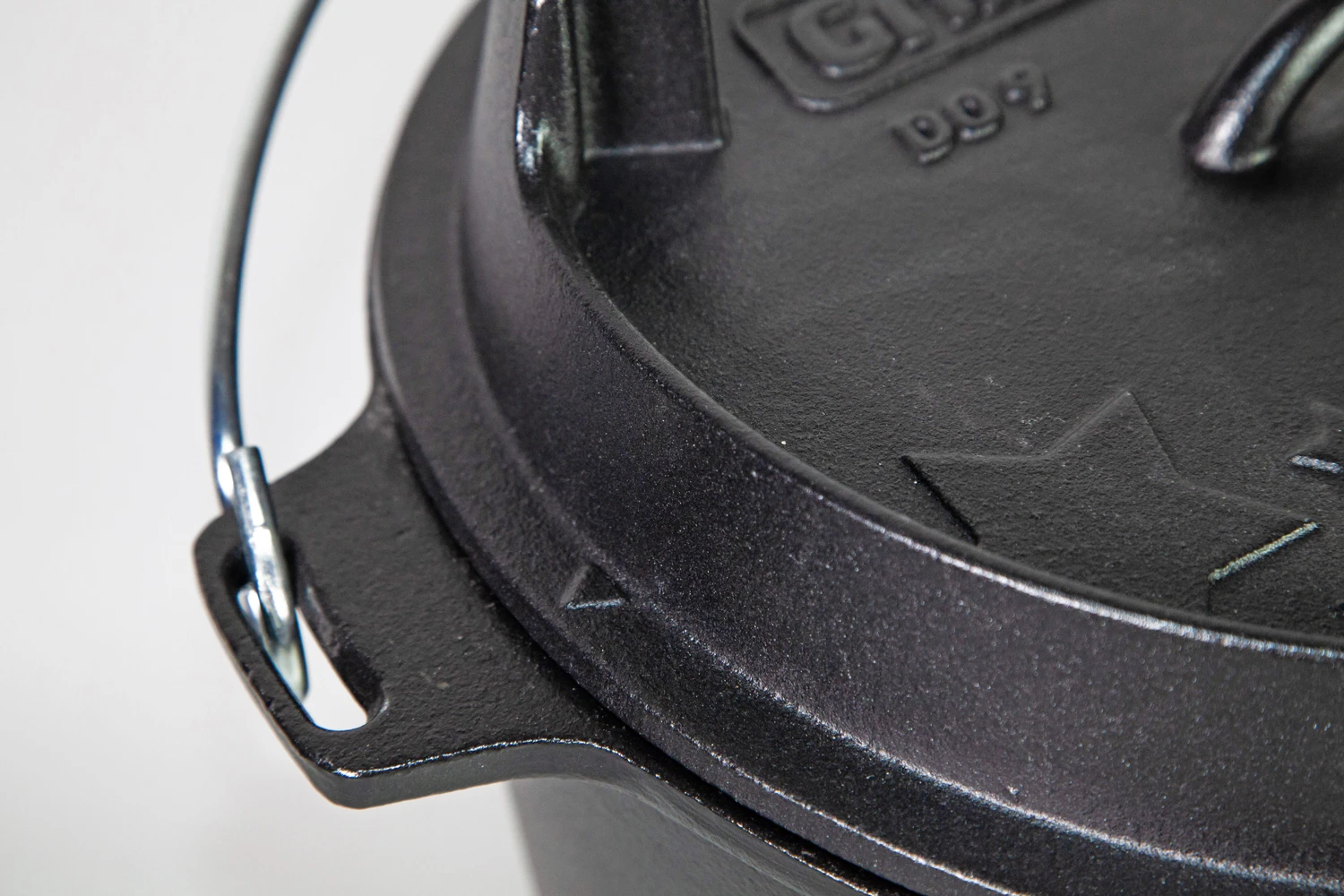 Grillfürst XXL Dutch Oven Set: Starterpaket Gusseisen - X-DEAL Mit Dutch Oven DO9+DO4, Kastenform BK4, Gusseisenpfanne Ø 30 Cm - Inkl. Großem Zubehörpaket 17 Grillfürst XXL Dutch Oven Set: Starterpaket Gusseisen - X-DEAL Mit Dutch Oven DO9+DO4, Kastenform BK4, Gusseisenpfanne Ø 30 Cm - Inkl. Großem Zubehörpaket – Bild 15