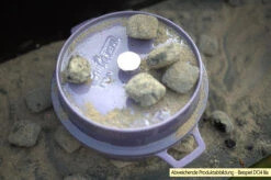 Grillfürst Emaillierter Dutch Oven Ohne Füsse DO4 - Orange -GrillWerk Verkäufe Grillfuerst Dutch Oven farbig Beispiel DO4 lila Briketts 2