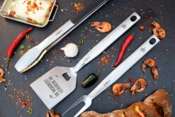 Grillfürst Premium Grillbesteck Set Mit Grillzange, -Wender Und -Gabel - 1. FC Köln Edition -GrillWerk Verkäufe Grillfuerst Premium Grillbesteck Set Koeln Edition