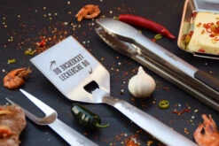 Grillfürst Premium Grillbesteck Set Mit Grillzange, -Wender Und -Gabel - 1. FC Köln Edition -GrillWerk Verkäufe Grillfuerst Premium Grillwender FC Koeln