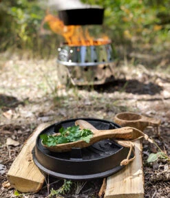 Petromax Griffschale Olivenholz / 23 Cm -GrillWerk Verkäufe Petromax Olivenholz Griffschale 23cm Lifestyle02