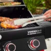 Rösle FC Bayern Premium Grillzange - Edelstahl 44 Cm -GrillWerk Verkäufe Roesle Premium Grillzange FC Bayern Anwendung