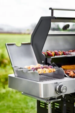 Rösle Primezone Wind- Und Spritzschutz / Spießhalter Für Videro Gasgrills -GrillWerk Verkäufe Roesle Windschutz fuer Videro Prime Zone