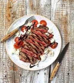 Steak Champ Gourmet Steakbesteck Set: 2 Steakmesser Und 2 Gabeln 13 Steak Champ Gourmet Steakbesteck Set: 2 Steakmesser Und 2 Gabeln -GrillWerk Verkäufe Steak Champ Gourmet Messerset Steak Teller 101059