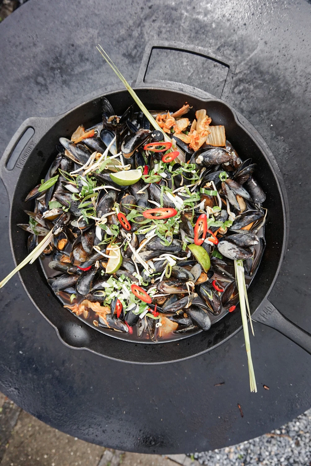 Petromax Feuerpfanne Gusseisen Fp40-t Mit Stiel 7 Petromax Feuerpfanne Gusseisen Fp40-t Mit Stiel – Bild 5