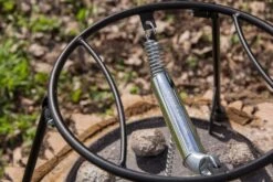 Petromax Feuertopf Deckelhalter Pro-ft Dutch Oven Zubehör 23 Petromax Feuertopf Deckelhalter Pro-ft Dutch Oven Zubehör -GrillWerk Verkäufe petromax feuertopf deckelhalter nahaufnahme