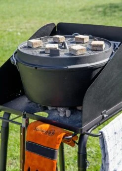 Petromax Feuertopf Tisch Fe45 (klein) -GrillWerk Verkäufe petromax feuertopf tisch anwendung fe45