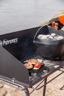 Petromax Feuertopf Tisch Fe90 (groß) -GrillWerk Verkäufe petromax feuertopf tisch grillen fe90