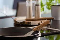 Petromax Flexibler Pfannen- Und Grillwender (Langgriff) -GrillWerk Verkäufe petromax grillwender einsatz flex2