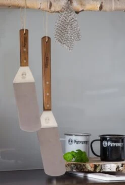 Petromax Flexibler Pfannen- Und Grillwender (Langgriff) -GrillWerk Verkäufe petromax grillwender haengend flex2