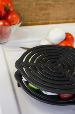 Petromax Stapelrost Aus Gusseisen Ø23 Cm -GrillWerk Verkäufe petromax stapelrost beispiel gr s